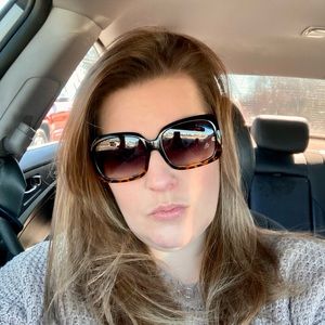 Meet your Posher, Kelli